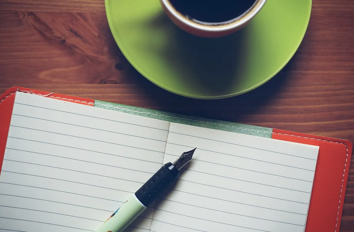 The Difference Between Quick Notes and Long-Form Journaling